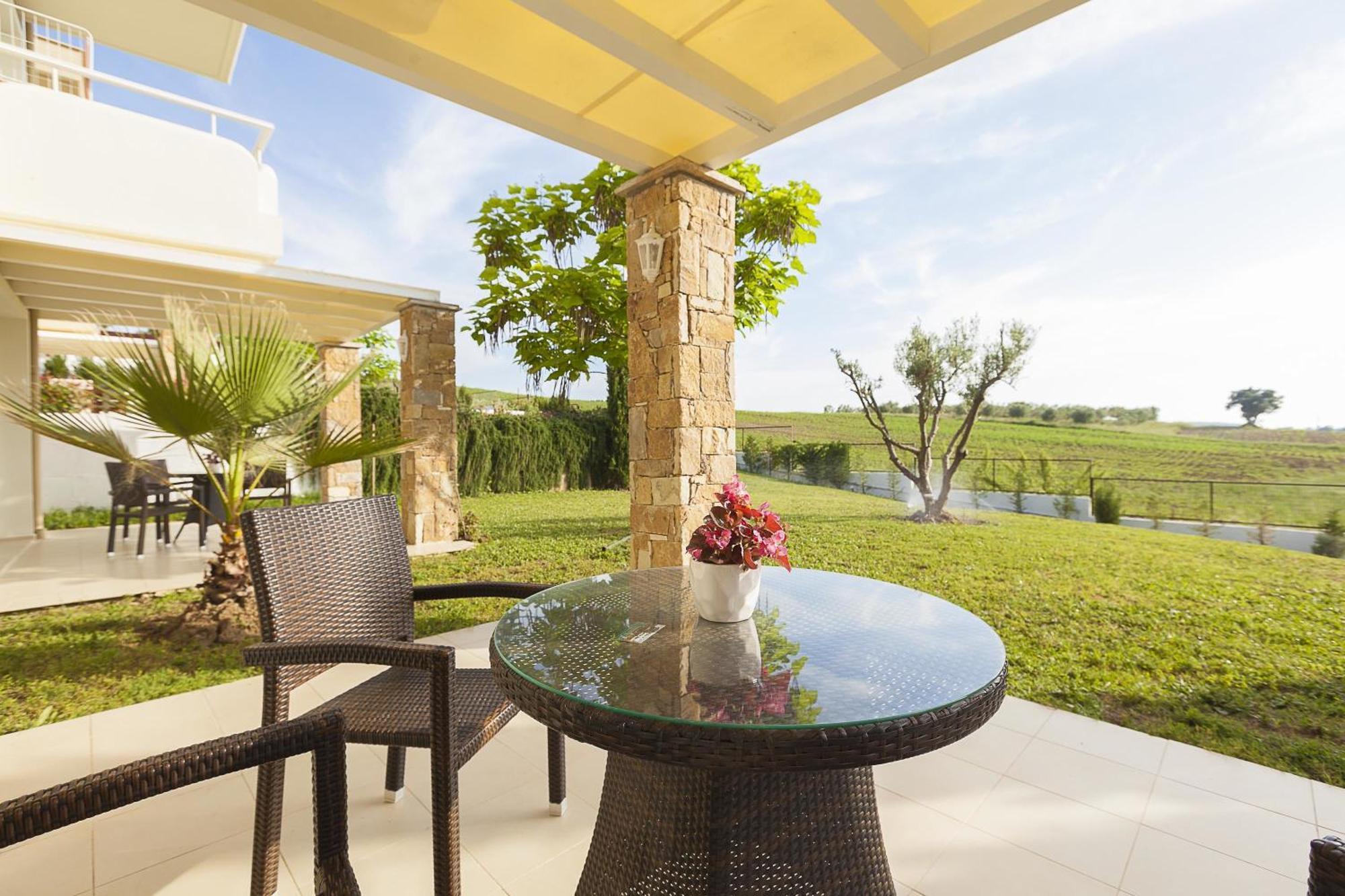 Sunny Hill Hotel Sani  Bilik gambar