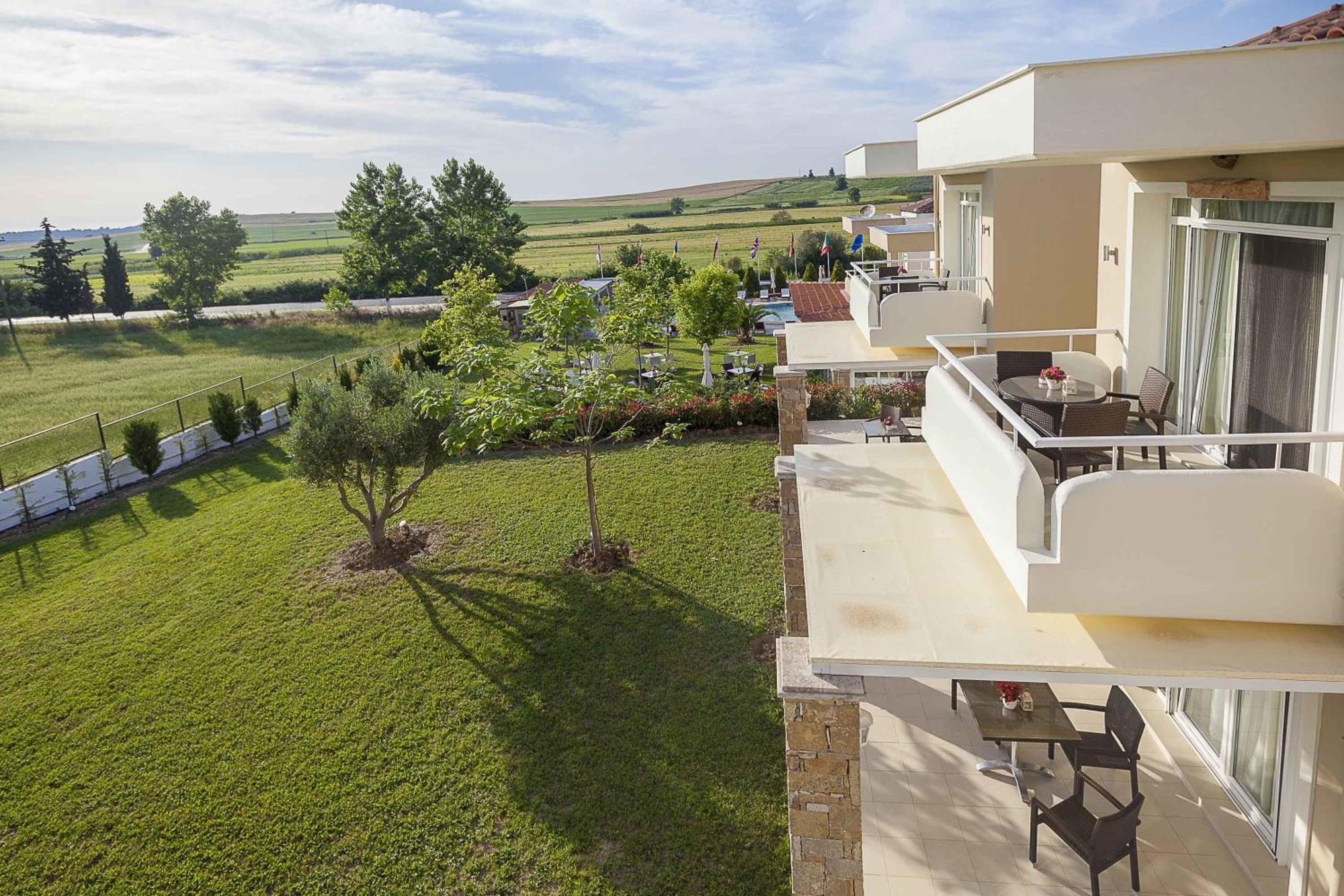 Sunny Hill Hotel Sani  Bilik gambar